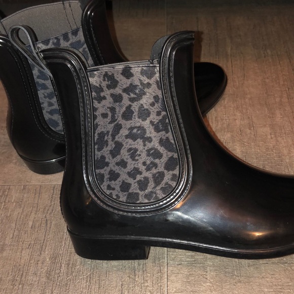 London Fog rain booties. Size 38. Very good condition - Picture 5 of 5